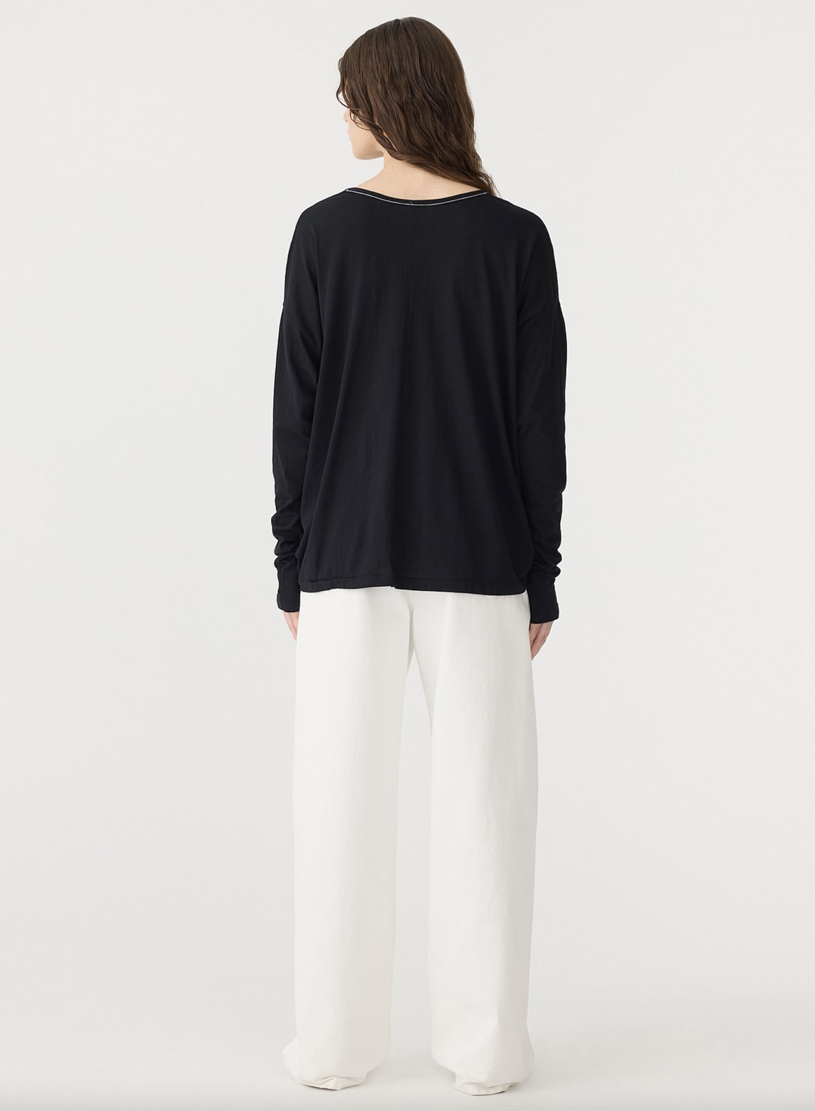 Bassike V Neck Circle L/S T.Shirt - Black