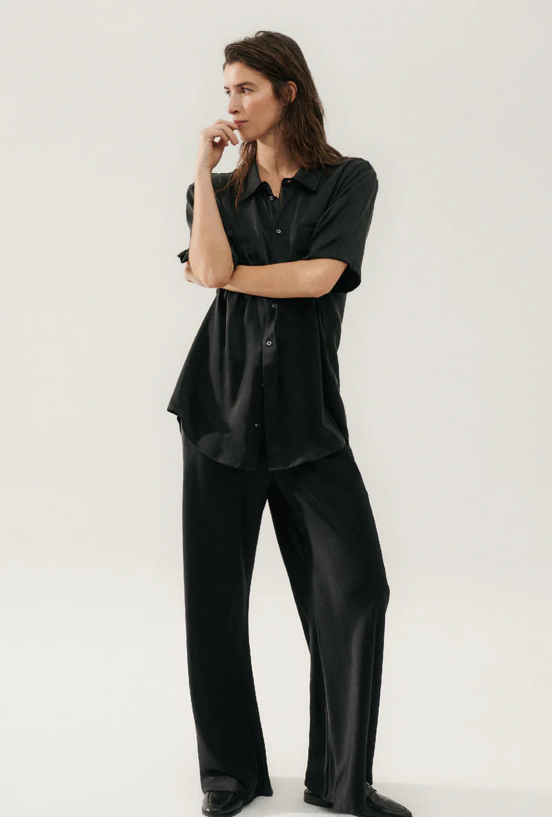 Silk Laundry Short Sleeve Boyfriend Shirt - Black